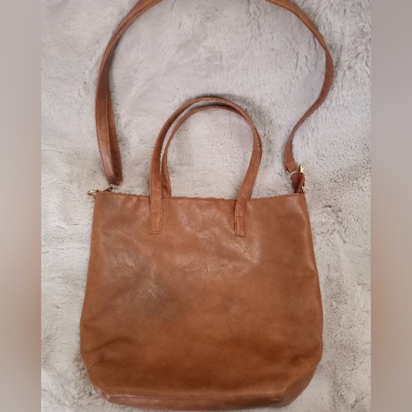Modern + Chic Oversized Multi Compartment Vegan Leather Tote - Picture 2 of 7